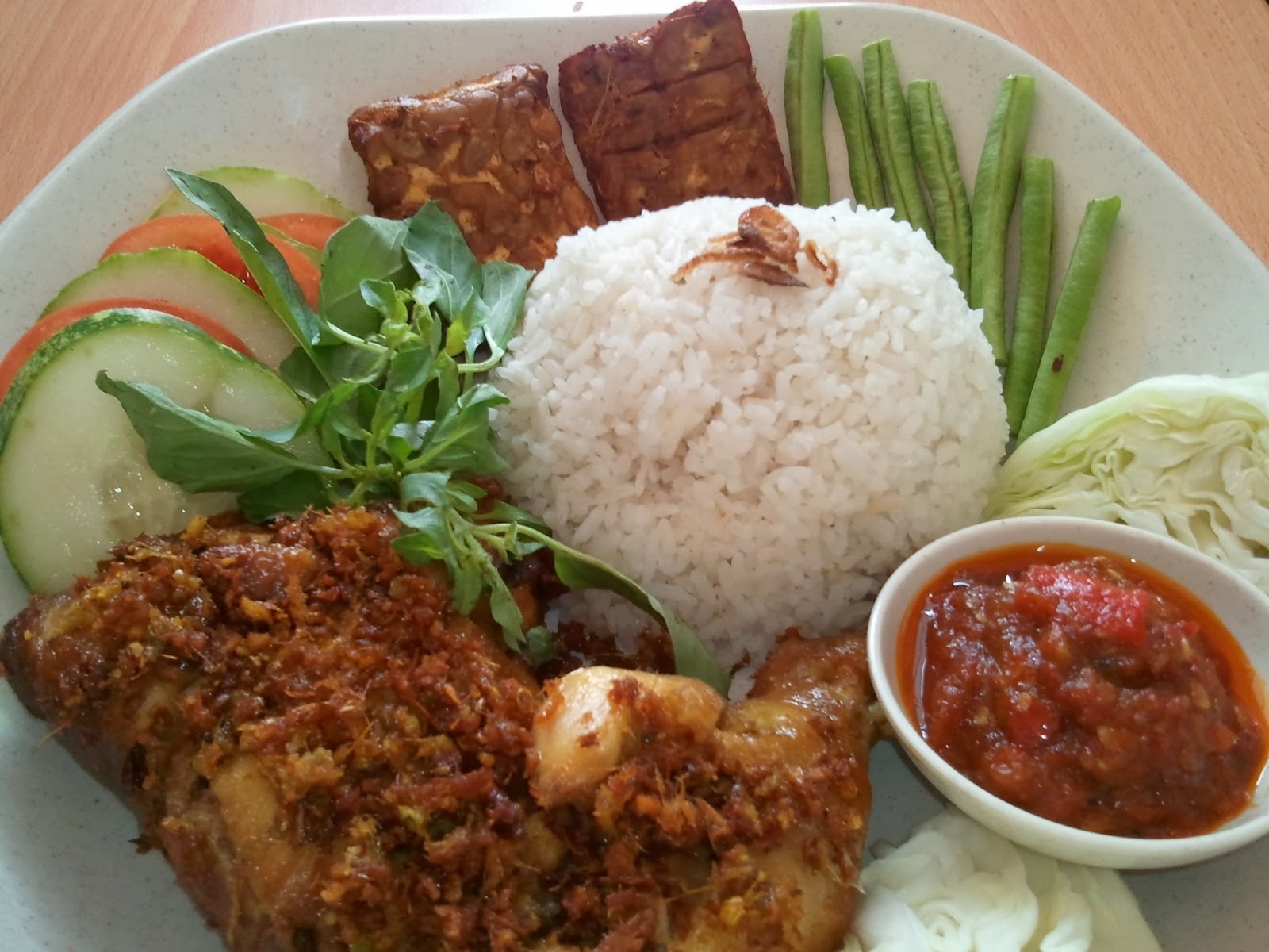 Nasi Goreng Ayam Penyet / Catatan harian dunia masakan Nasi ayam